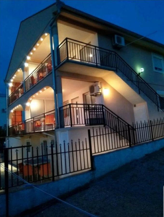Apartmani Ljubica 尤塔哈 外观 照片